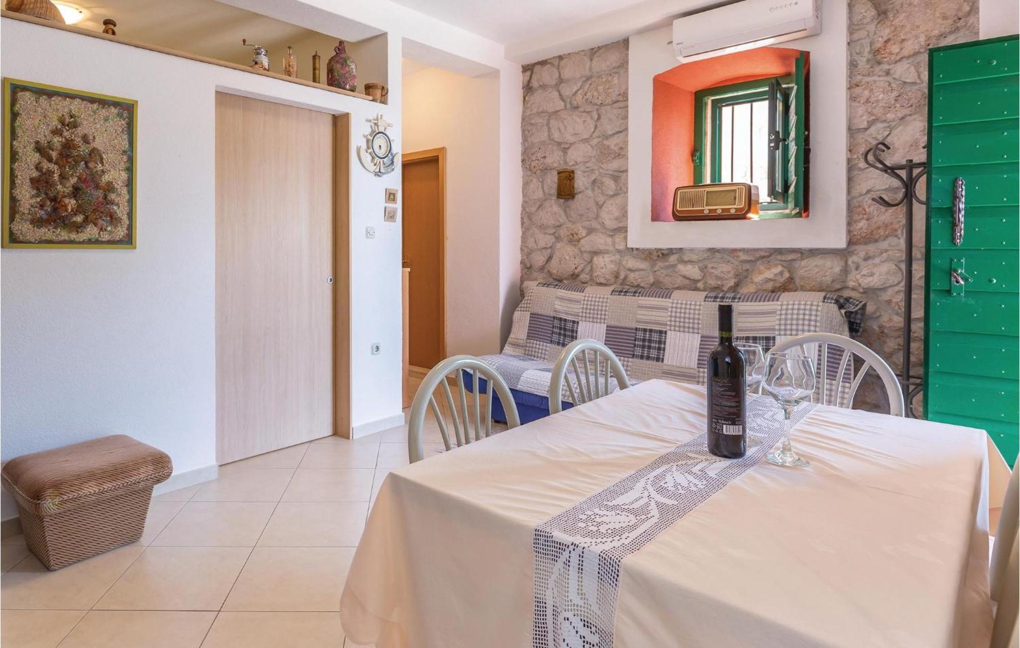 Awesome Home In Podgora With Kitchen Exterior foto