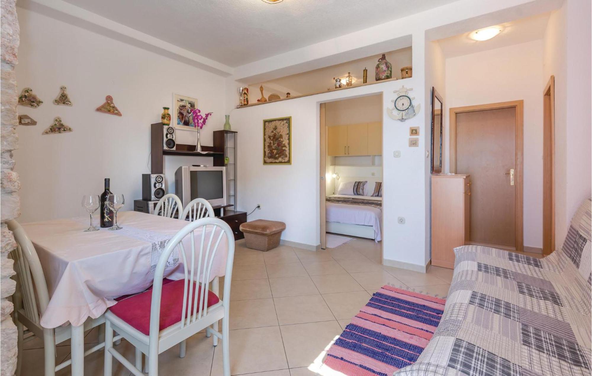 Awesome Home In Podgora With Kitchen Exterior foto